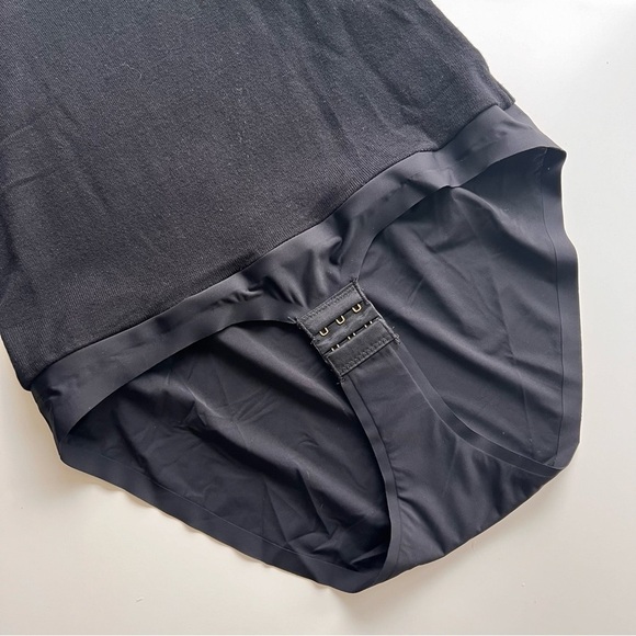 Tuxe Bodywear Protege Black Fine Knit V-Neck Bodysuit - Picture 7 of 9